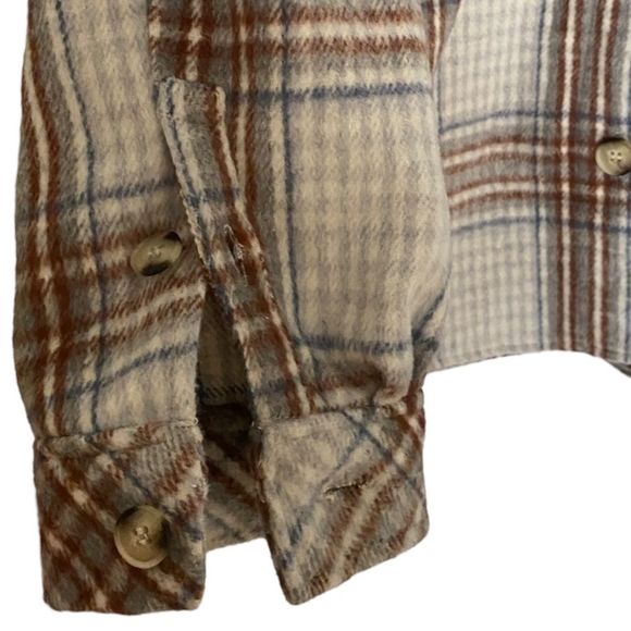 ⭐️Host Pick⭐️ Reitmans: Plaid Shacket With Pockets - Picture 4 of 9